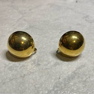𝅺VINTAGE Napier classic gold dome earrings clip on